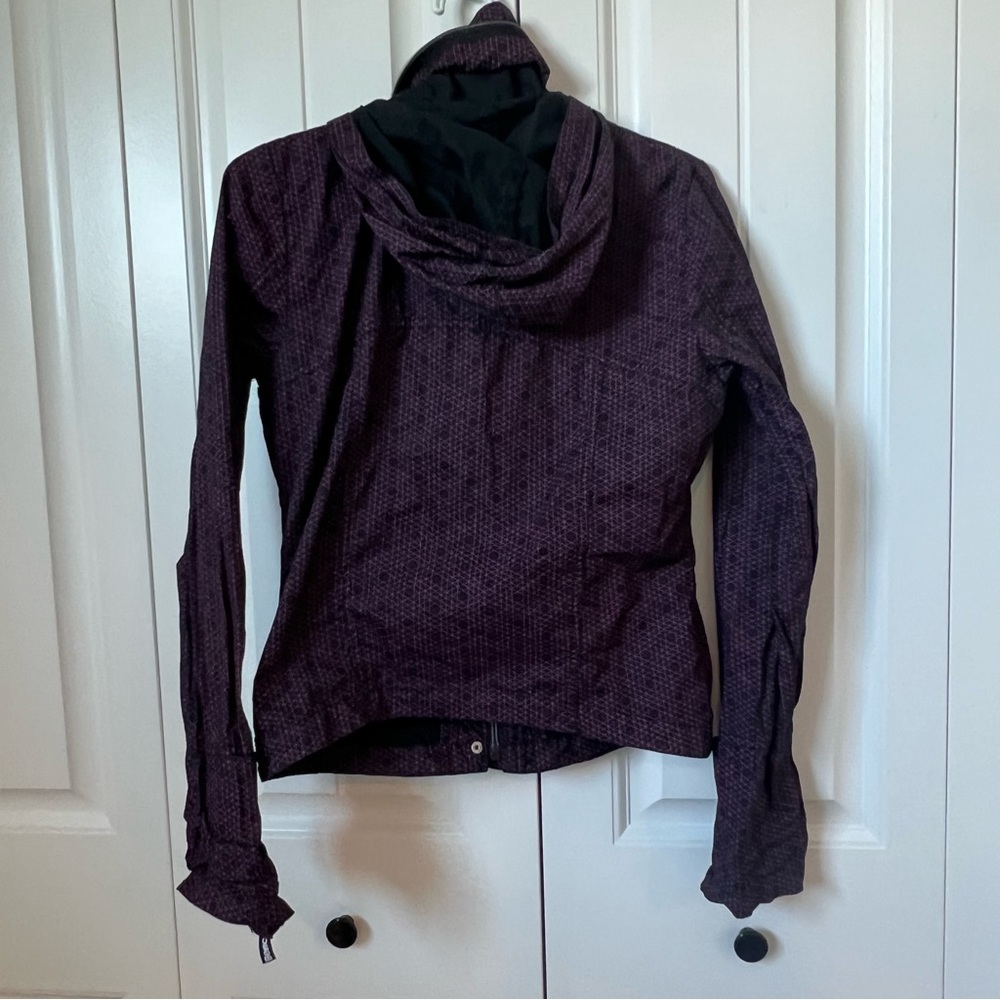 Ladies Size Medium EUC Purple Bench Zip Up Jacket - Picture 2 of 4
